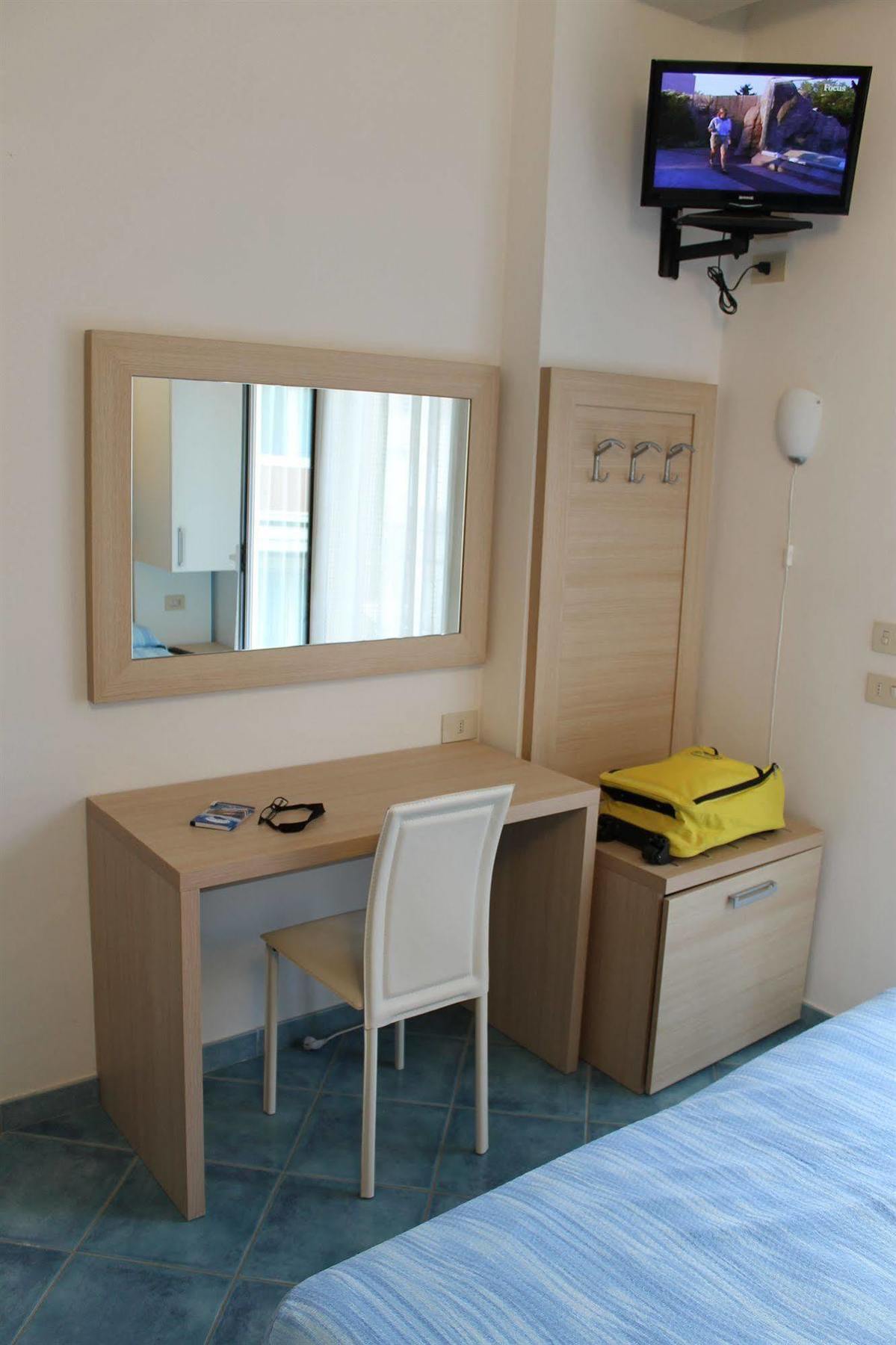 Hotel Esperia Cattolica Kültér fotó
