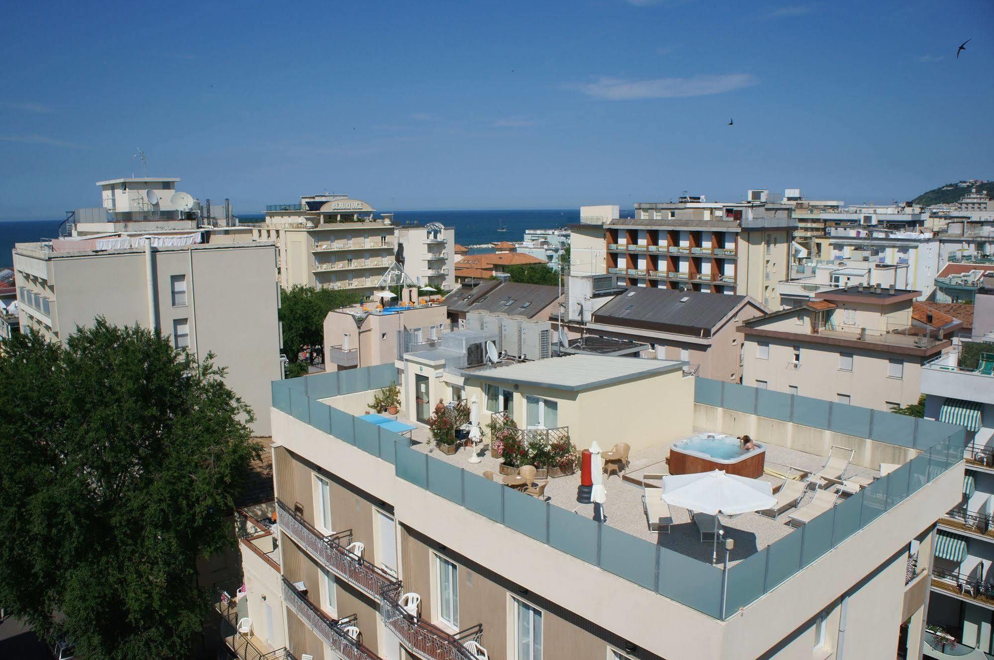 Hotel Esperia Cattolica Kültér fotó
